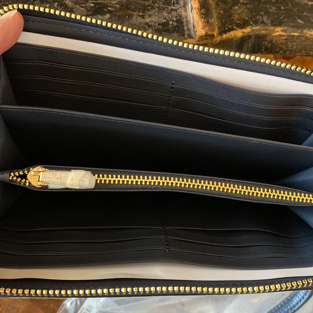 Coach zip around wristlet wallet - Picture 4 of 6